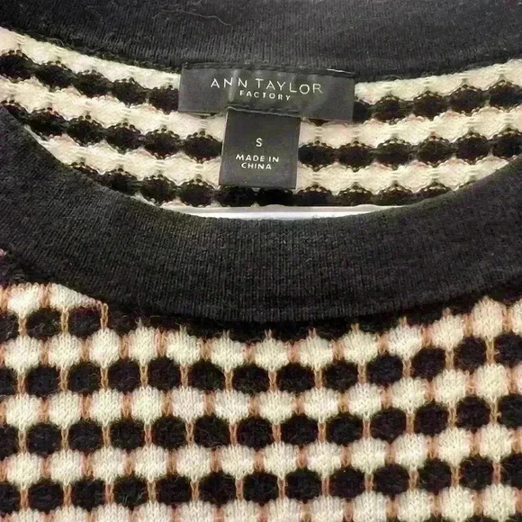 Ann Taylor Factory light weight sweater size Small - Picture 6 of 8